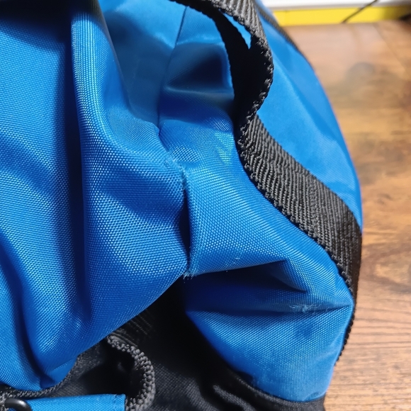 LL Bean Adventure Duffle Bag Blue Nylon Hiking Outdoor Travel Gym Tote - Picture 9 of 14